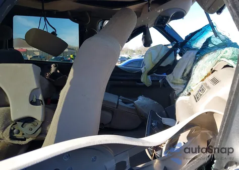 2002 Ford Excursion Xlt из США, поврежденный, VIN 1FMSU41F82EA23163